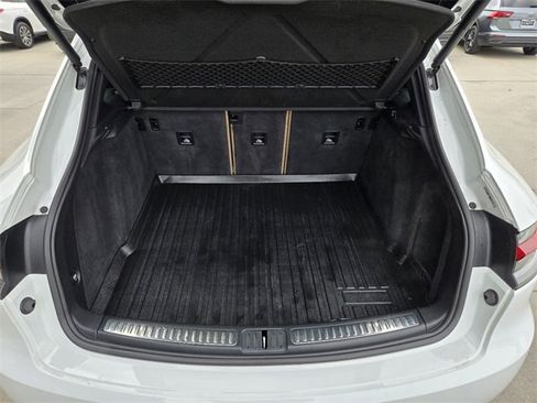 Used 2020 Porsche Macan image 9