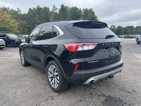 Used 2021 Ford Escape Titanium w/ Class II Trailer Tow Package AWD/4WD image 5