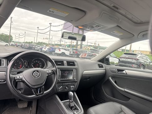 Used 2018 Volkswagen Jetta SE FWD image 14