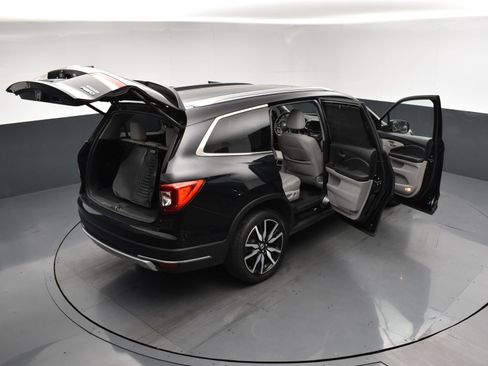 Used 2019 Honda Pilot Touring image 13