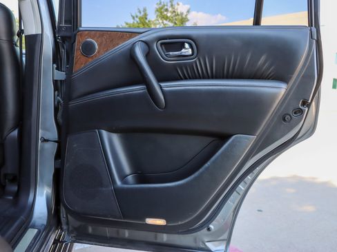 Used 2017 INFINITI QX80 4WD image 11