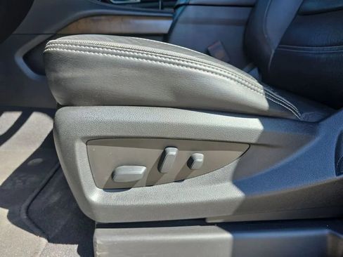 Used 2020 GMC Yukon XL Denali w/ Denali Premium Package image 17