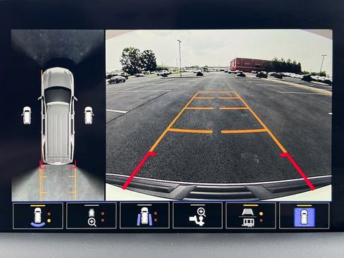 Used 2024 Chevrolet Suburban High Country image 6