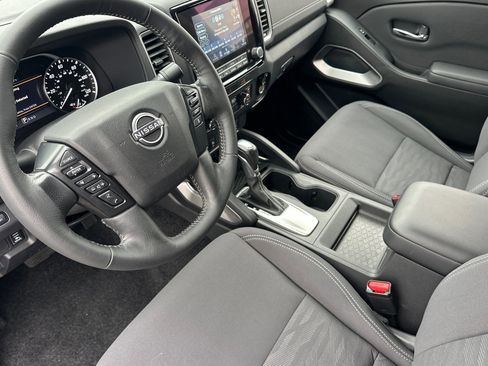 Used 2022 Nissan Frontier SV image 10