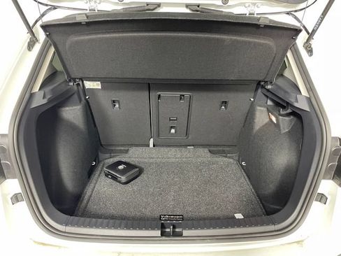 Used 2023 Volkswagen Taos SE FWD image 13