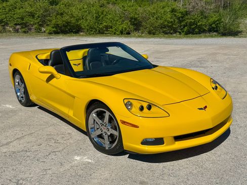 Used 2007 Chevrolet Corvette Convertible w/ Preferred Equipment Group image 1