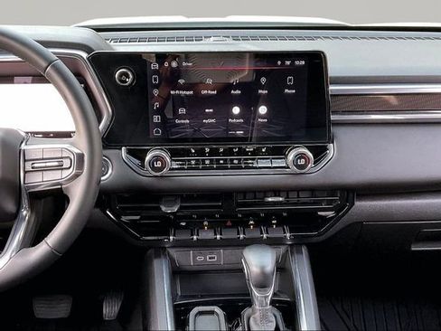 Used 2024 GMC Canyon Elevation w/ Convenience Package image 9