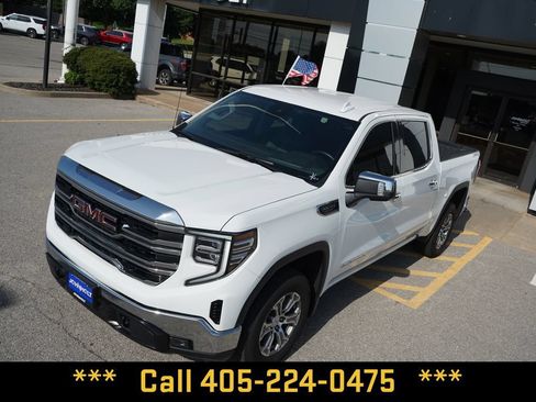 Used 2025 GMC Sierra 1500 SLT AWD/4WD image 14