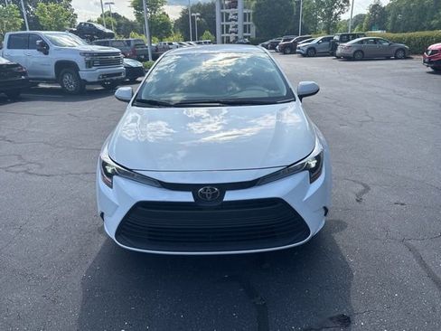 Used 2024 Toyota Corolla LE FWD image 8