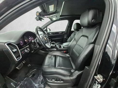 Used 2022 Porsche Cayenne S AWD/4WD image 17