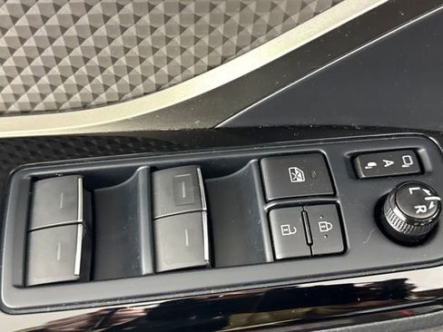 Certified 2021 Toyota C-HR Limited image 25