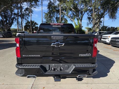 Used 2023 Chevrolet Silverado 1500 High Country w/ Technology Package image 9