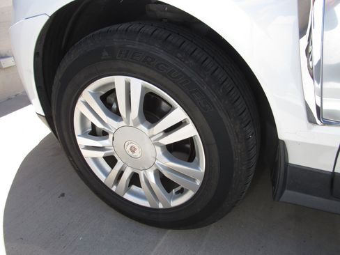 Used 2015 Cadillac SRX Luxury w/ Driver Awareness Package image 5