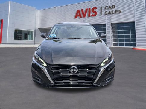 Used 2025 Nissan Altima 2.5 SV FWD image 2