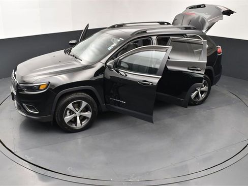 Used 2022 Jeep Cherokee Limited image 27