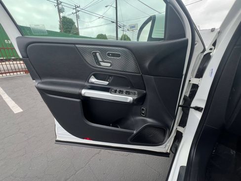 Used 2025 Mercedes-Benz GLB 250 image 15