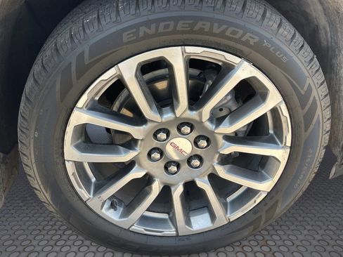 Certified 2021 GMC Acadia Denali w/ Denali Ultimate Package AWD/4WD image 10