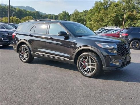 Certified 2025 Ford Explorer ST-Line w/ ST-Line Street Pack AWD/4WD image 2