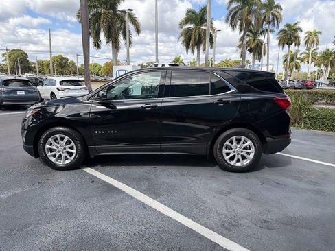 Used 2020 Chevrolet Equinox LT w/ Driver Convenience Package image 4