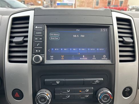 Used 2019 Nissan Frontier SV image 11