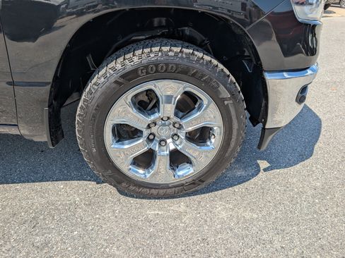 Used 2020 RAM 1500 Big Horn AWD/4WD image 9