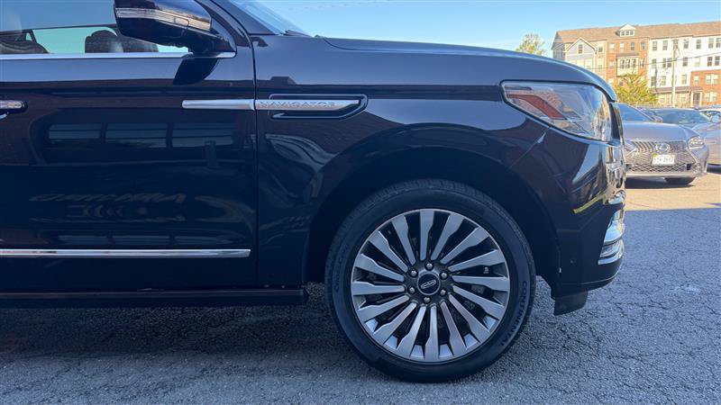 Used 2019 Lincoln Navigator L Reserve w/ Cargo Package AWD/4WD image 4