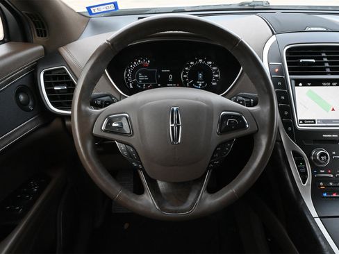 Used 2017 Lincoln MKX Reserve w/ Driver Assistance Package image 10