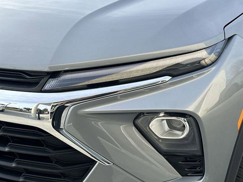 Used 2024 Chevrolet TrailBlazer LT image 11