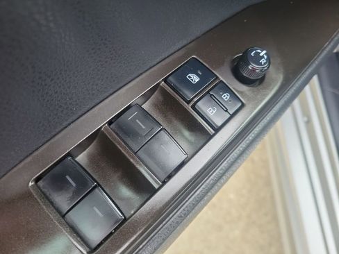 Certified 2021 Toyota Camry SE image 12