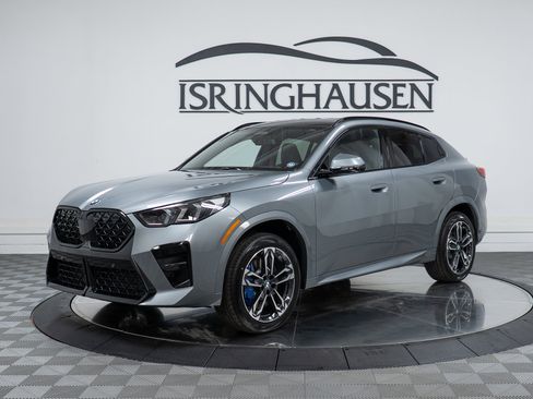 New 2026 BMW X2 xDrive28i w/ Technology Package AWD/4WD image 1