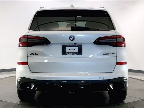 Used 2022 BMW X5 xDrive40i w/ M Sport Package AWD/4WD image 3