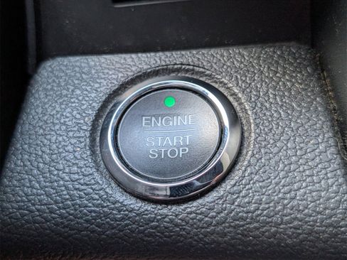 Used 2018 Ford F150 Lariat w/ Equipment Group 502A Luxury image 28