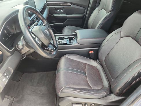Used 2025 Honda Pilot Black Edition image 20