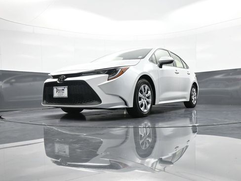 Certified 2022 Toyota Corolla LE FWD image 25