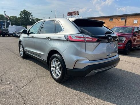 Used 2024 Ford Edge SEL w/ Convenience Package AWD/4WD image 6