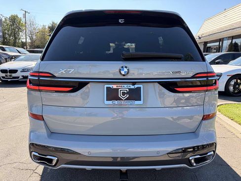 Used 2024 BMW X7 xDrive40i w/ M Sport Package AWD/4WD image 6