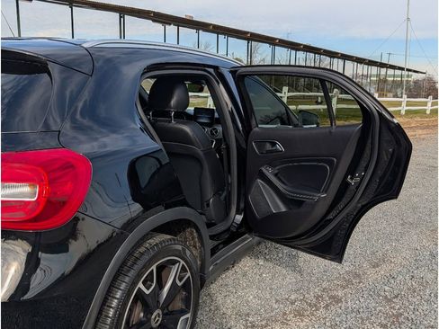 Used 2018 Mercedes-Benz GLA 250 image 12