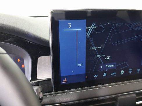 New 2026 Lincoln Corsair Premiere image 8