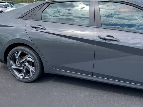 New 2025 Hyundai Elantra SEL image 7