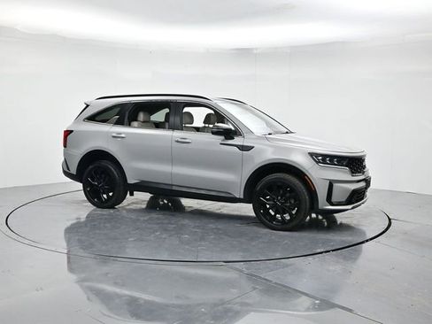 Used 2022 Kia Sorento SX image 3