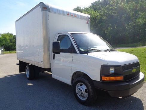 Used 2014 Chevrolet Express 3500 RWD image 8