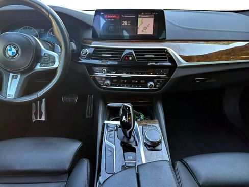 Used 2019 BMW M550i xDrive image 12