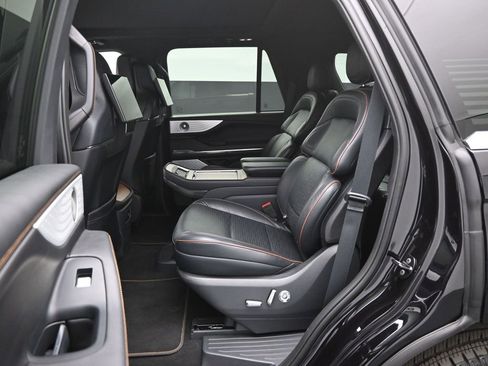 Used 2025 Lincoln Navigator Black Label AWD/4WD image 11