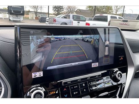 Used 2021 Toyota Highlander Platinum image 14