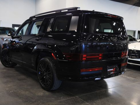 Used 2025 Hyundai Santa Fe Calligraphy image 4