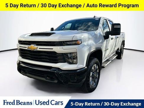 Used 2024 Chevrolet Silverado 2500 Custom w/ Custom Convenience Package image 3