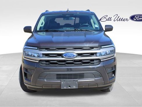 Used 2024 Ford Expedition Max XLT image 2