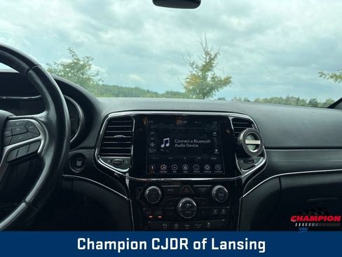 Used 2020 Jeep Grand Cherokee Limited AWD/4WD image 3