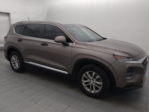 Used 2019 Hyundai Santa Fe SE image 11