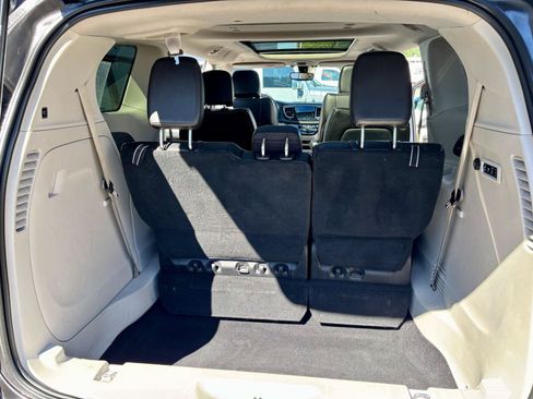 Used 2020 Chrysler Pacifica Limited FWD image 11